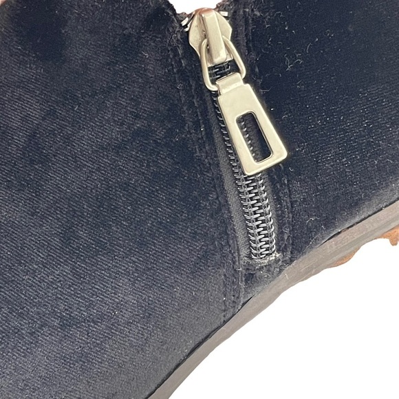 Very Volatile Black Velvet Ankle Boots Booties Sz 7.5 - Picture 5 of 11